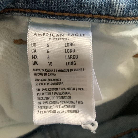 American Eagle Outfitters Mom Jeans size 6 long light wash high waist - Picture 6 of 14